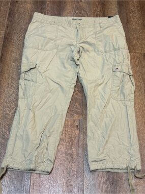 Tommy Hilfiger Khaki Cargo Capris Y2K Style